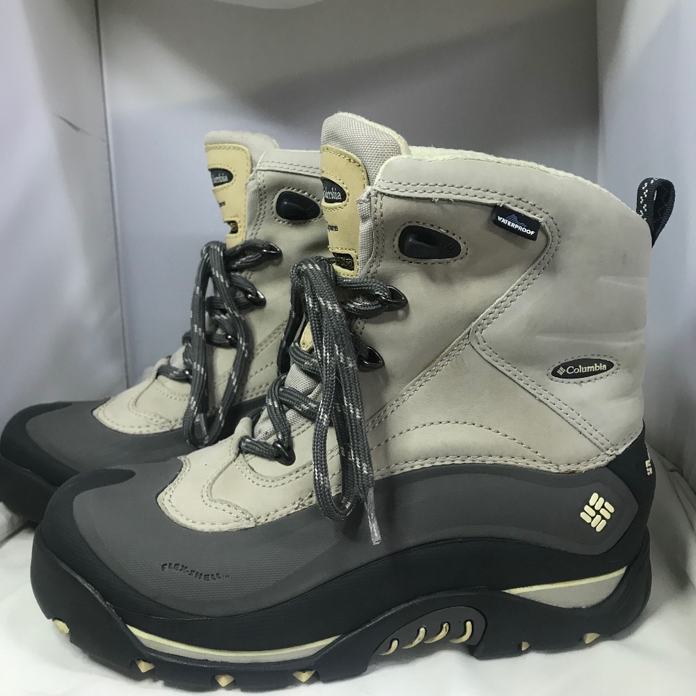Columbia Bugabootres Plus NB Snow Boots size 9
